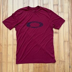 Oakley Mens T Shirt Red Graphic Logo Crew Neck Short Sleeve Casual Tee Blurred